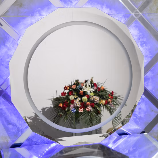 Miroir de vanité rond et ovale, taille personnalisée en usine, lumière de Salon, salle de bains, meubles d'hôtel, miroir de bain intelligent décoratif à LED